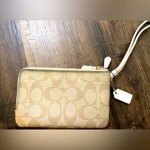 🔥Coach🔥Double Zip Wristlet Wallet with Hang Tag Cream Beige Classic C 6.5x4”